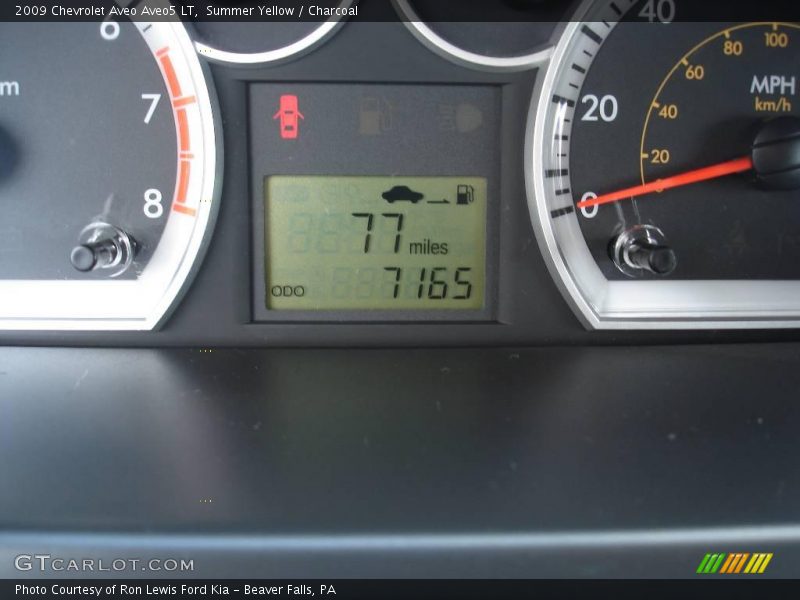 Summer Yellow / Charcoal 2009 Chevrolet Aveo Aveo5 LT