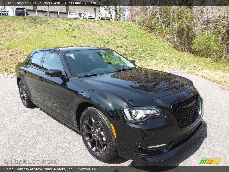 Front 3/4 View of 2022 300 Touring L AWD