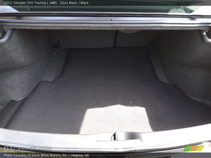  2022 300 Touring L AWD Trunk