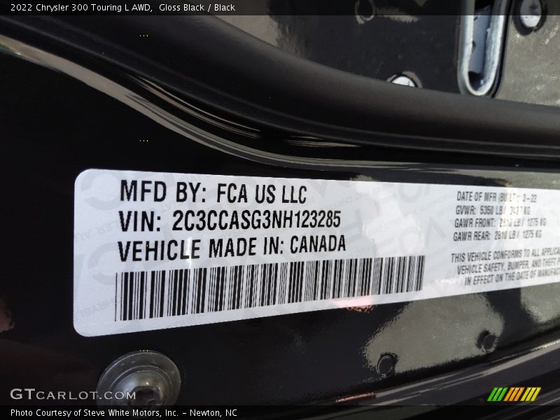 Gloss Black / Black 2022 Chrysler 300 Touring L AWD