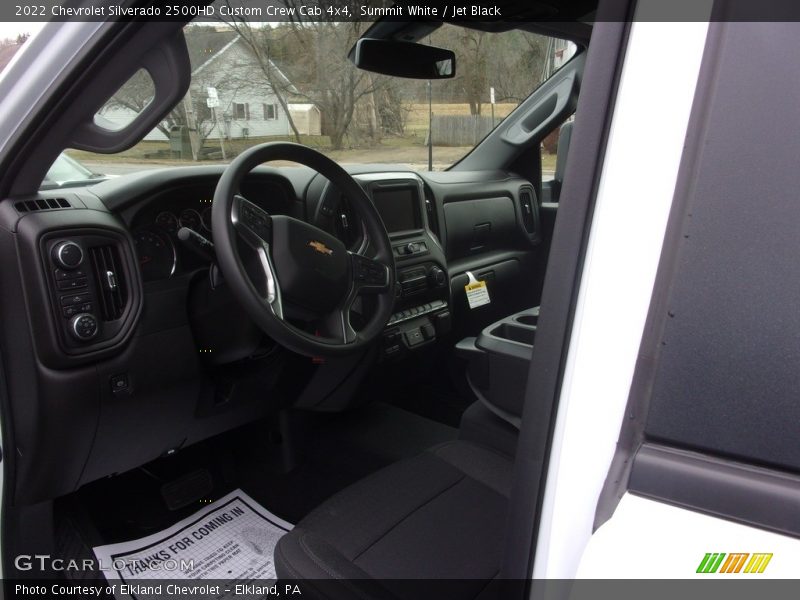 Summit White / Jet Black 2022 Chevrolet Silverado 2500HD Custom Crew Cab 4x4