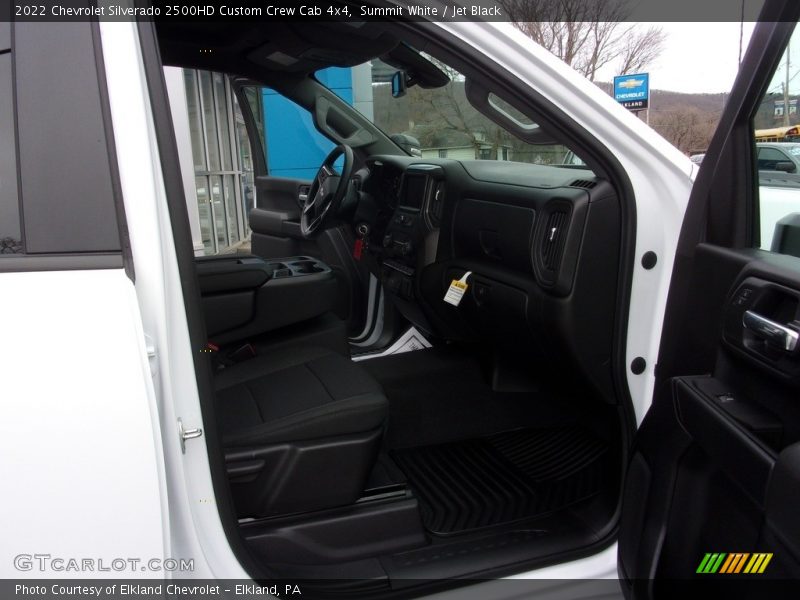 Summit White / Jet Black 2022 Chevrolet Silverado 2500HD Custom Crew Cab 4x4