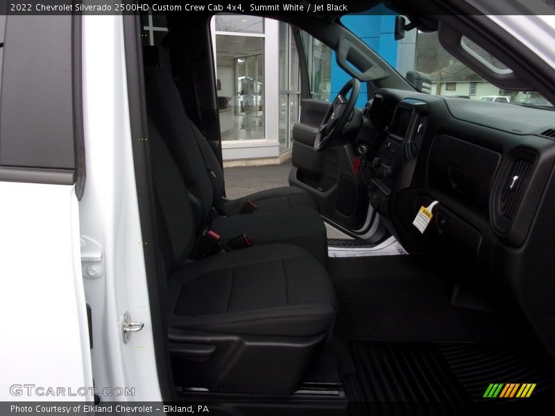 Summit White / Jet Black 2022 Chevrolet Silverado 2500HD Custom Crew Cab 4x4