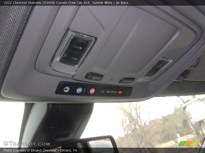 Summit White / Jet Black 2022 Chevrolet Silverado 2500HD Custom Crew Cab 4x4