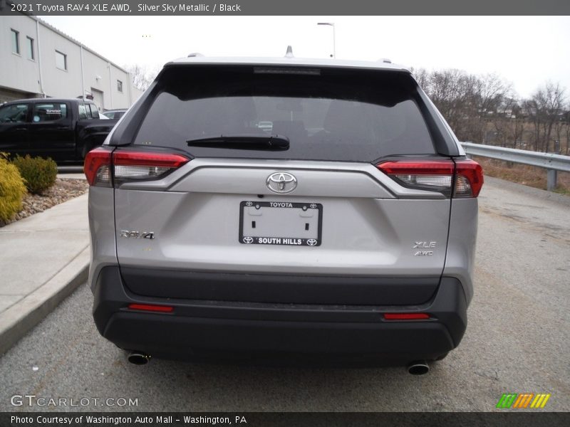 Silver Sky Metallic / Black 2021 Toyota RAV4 XLE AWD