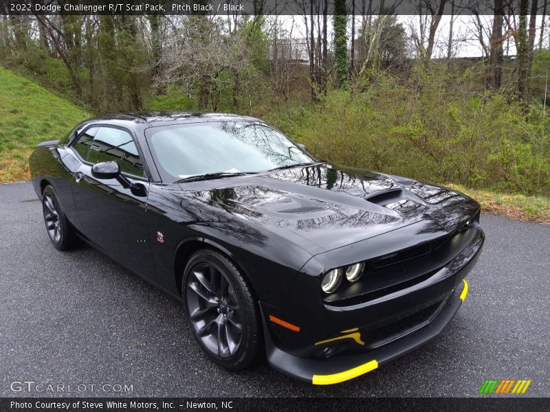 Front 3/4 View of 2022 Challenger R/T Scat Pack