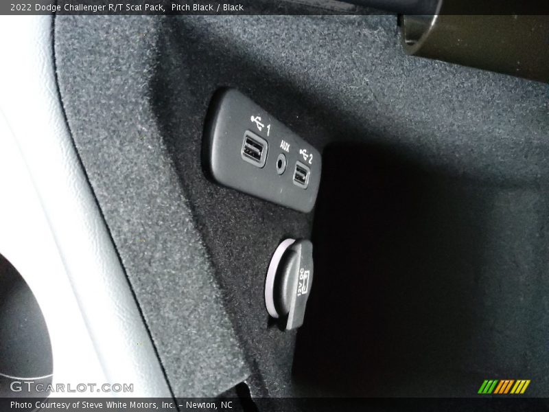 Pitch Black / Black 2022 Dodge Challenger R/T Scat Pack