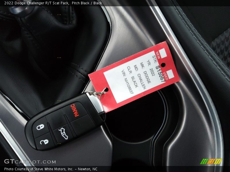Pitch Black / Black 2022 Dodge Challenger R/T Scat Pack