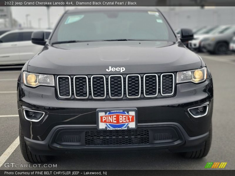 Diamond Black Crystal Pearl / Black 2022 Jeep Grand Cherokee Laredo 4x4
