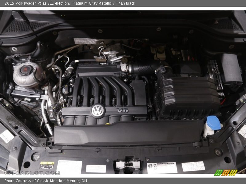 Platinum Gray Metallic / Titan Black 2019 Volkswagen Atlas SEL 4Motion