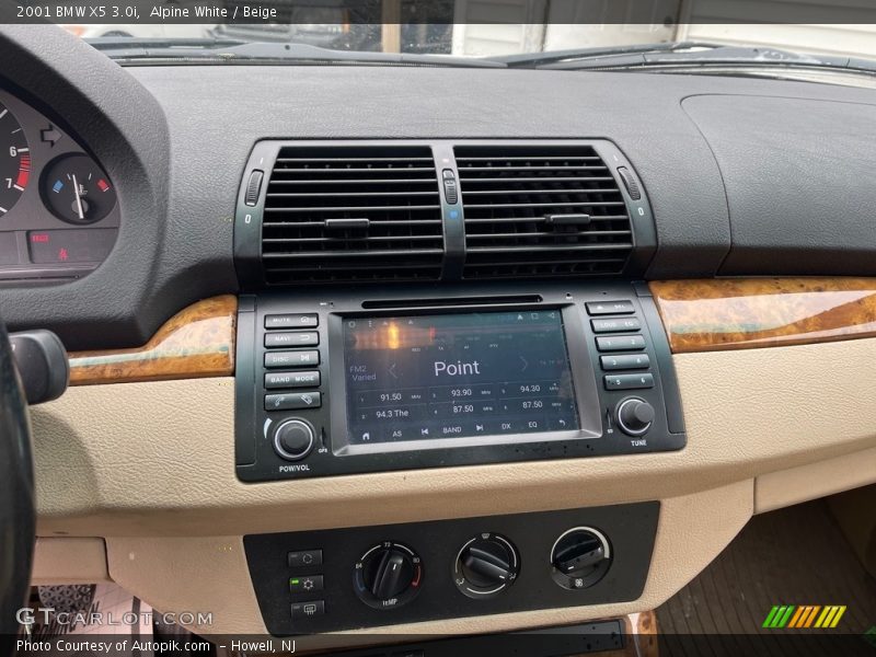 Alpine White / Beige 2001 BMW X5 3.0i