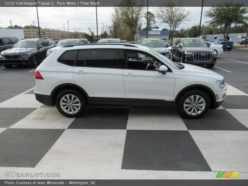 Pure White / Titan Black 2019 Volkswagen Tiguan S