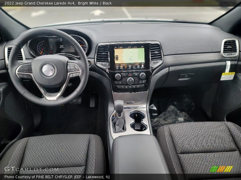 Bright White / Black 2022 Jeep Grand Cherokee Laredo 4x4