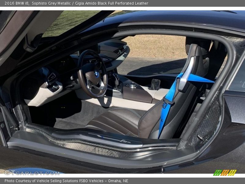 Front Seat of 2016 i8 
