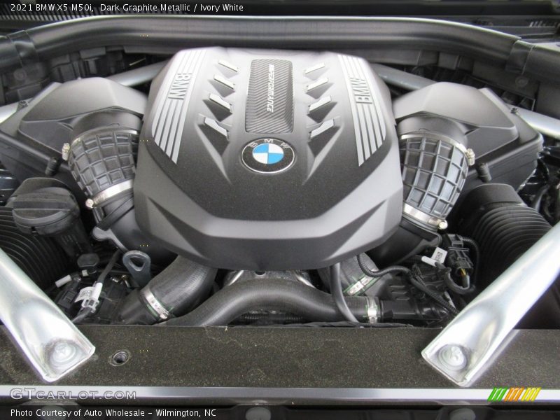 Dark Graphite Metallic / Ivory White 2021 BMW X5 M50i