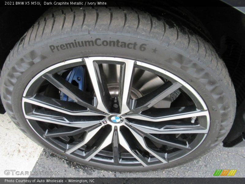 Dark Graphite Metallic / Ivory White 2021 BMW X5 M50i