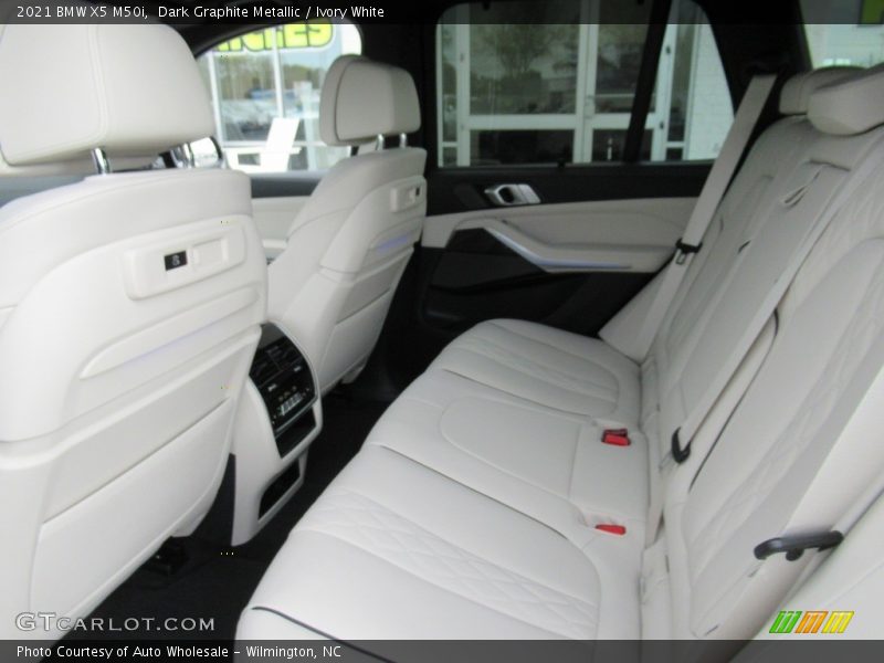 Dark Graphite Metallic / Ivory White 2021 BMW X5 M50i