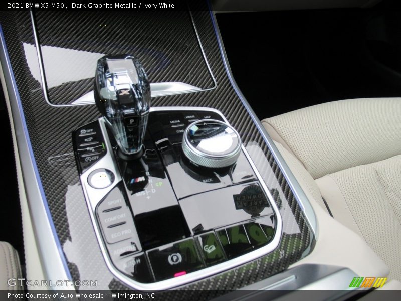 Dark Graphite Metallic / Ivory White 2021 BMW X5 M50i