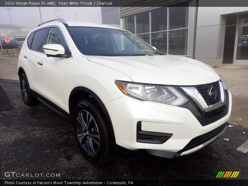 Pearl White Tricoat / Charcoal 2020 Nissan Rogue SV AWD