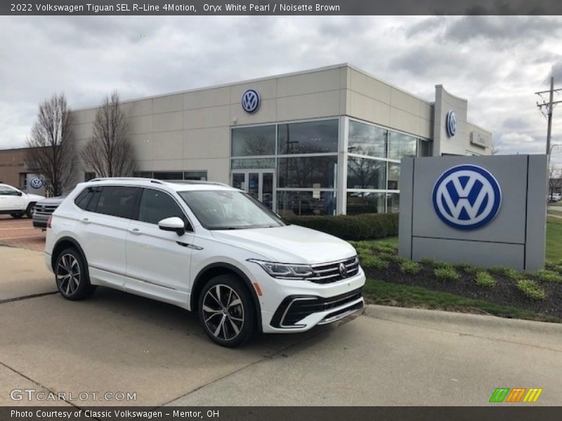Front 3/4 View of 2022 Tiguan SEL R-Line 4Motion