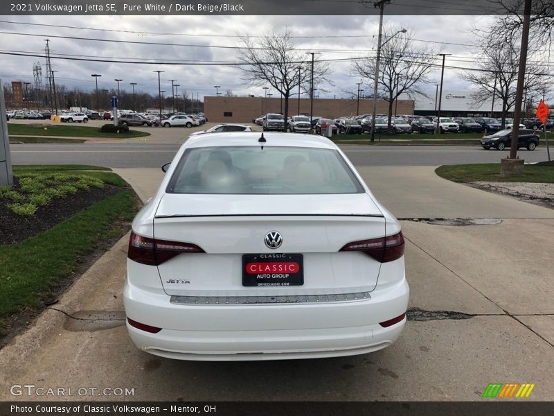 Pure White / Dark Beige/Black 2021 Volkswagen Jetta SE