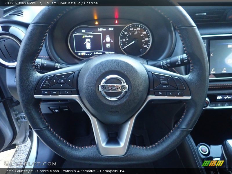 Brilliant Silver Metallic / Charcoal 2019 Nissan Kicks SR