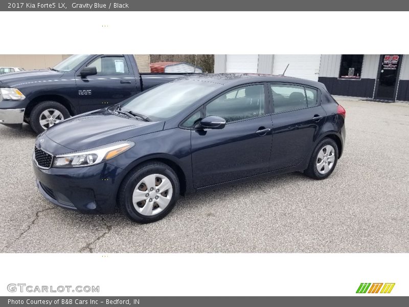 Front 3/4 View of 2017 Forte5 LX