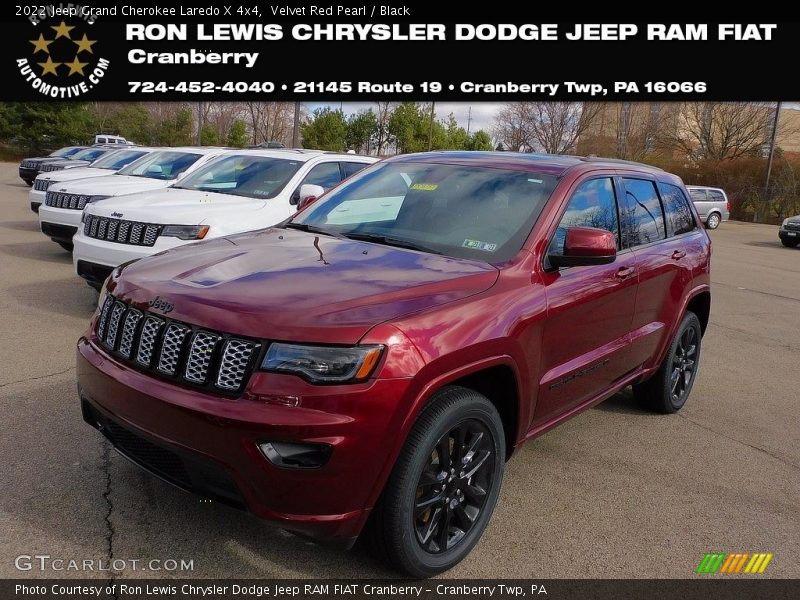 Velvet Red Pearl / Black 2022 Jeep Grand Cherokee Laredo X 4x4