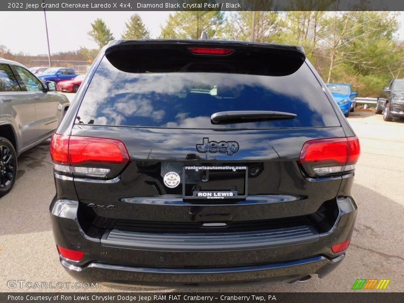 Diamond Black Crystal Pearl / Black 2022 Jeep Grand Cherokee Laredo X 4x4