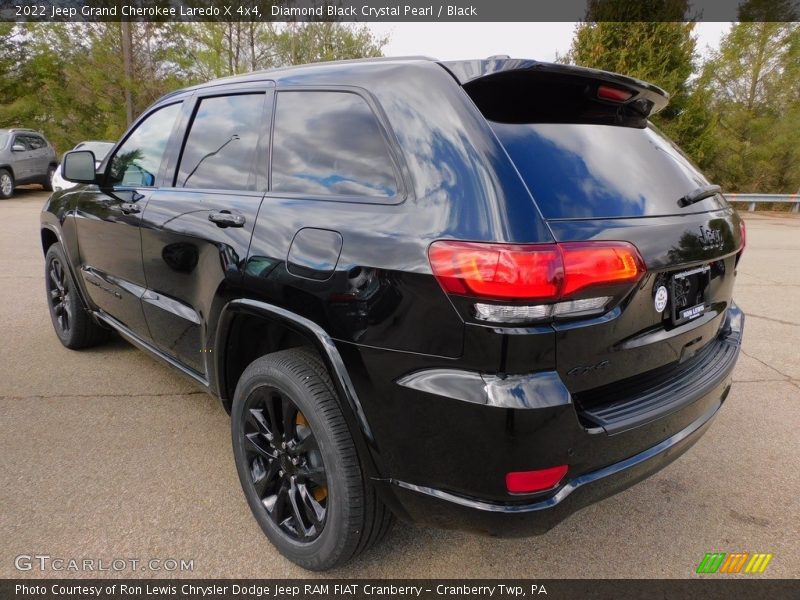 Diamond Black Crystal Pearl / Black 2022 Jeep Grand Cherokee Laredo X 4x4