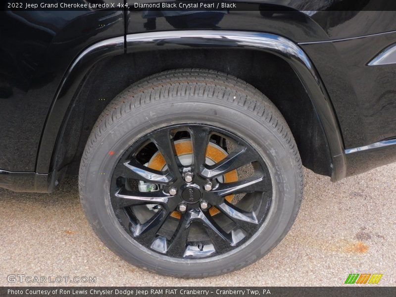 Diamond Black Crystal Pearl / Black 2022 Jeep Grand Cherokee Laredo X 4x4