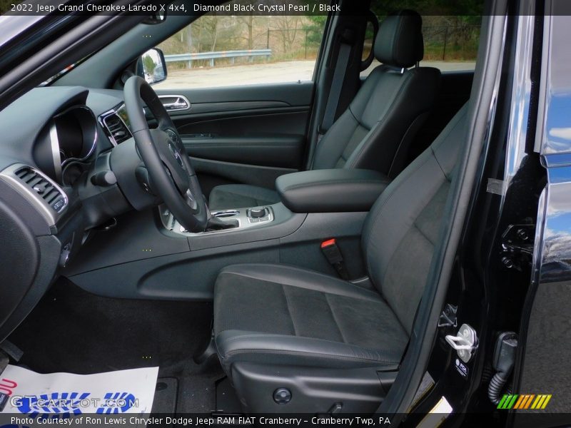 Diamond Black Crystal Pearl / Black 2022 Jeep Grand Cherokee Laredo X 4x4