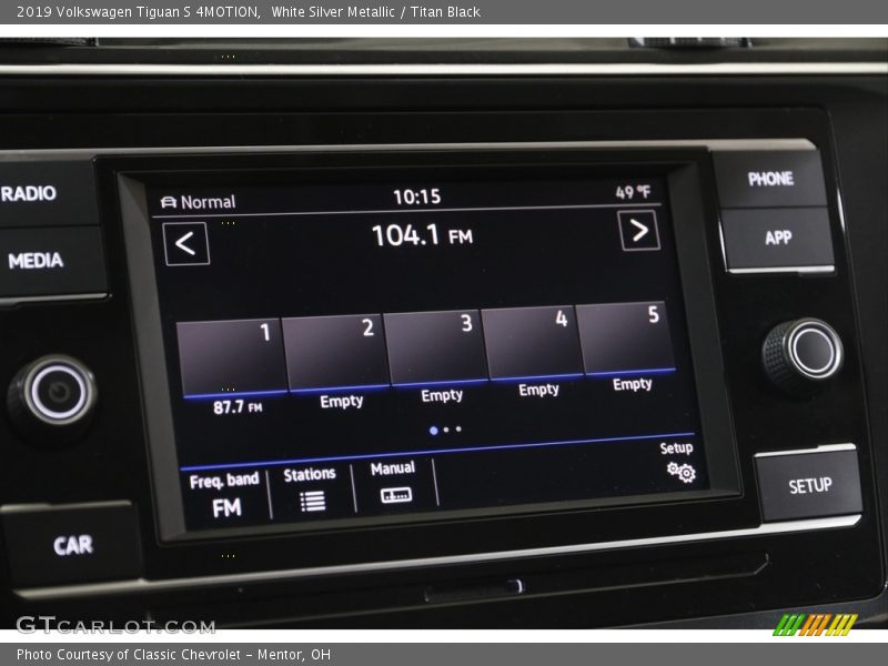 White Silver Metallic / Titan Black 2019 Volkswagen Tiguan S 4MOTION