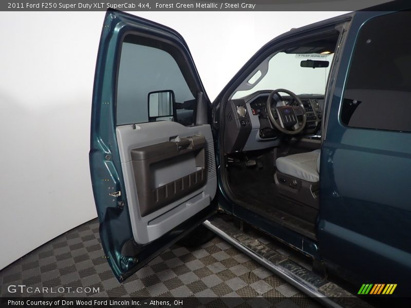 Forest Green Metallic / Steel Gray 2011 Ford F250 Super Duty XLT SuperCab 4x4