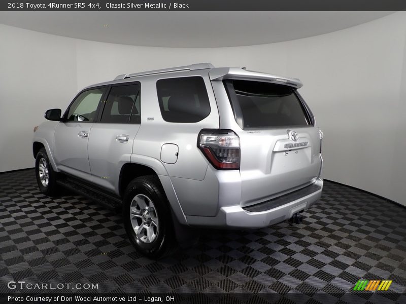 Classic Silver Metallic / Black 2018 Toyota 4Runner SR5 4x4