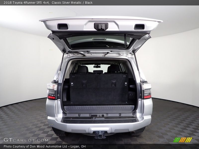 Classic Silver Metallic / Black 2018 Toyota 4Runner SR5 4x4