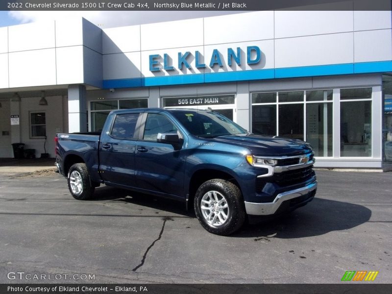 Front 3/4 View of 2022 Silverado 1500 LT Crew Cab 4x4