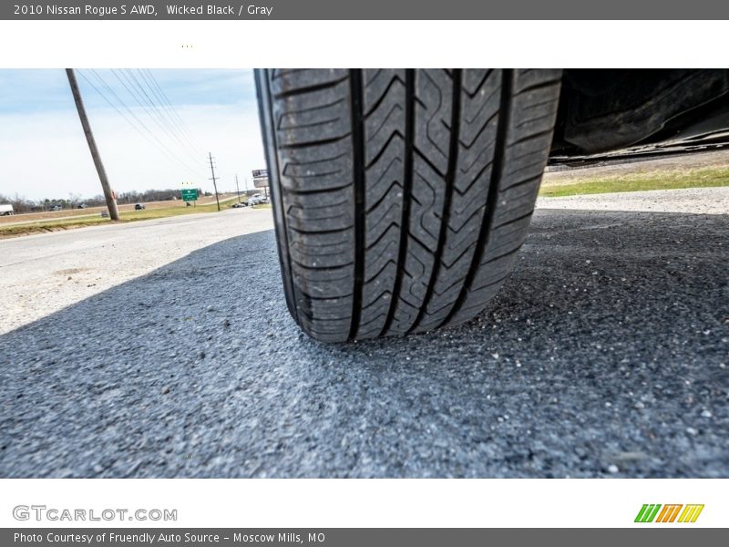 Wicked Black / Gray 2010 Nissan Rogue S AWD