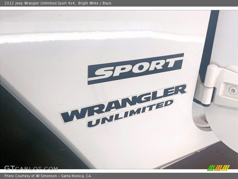 Bright White / Black 2012 Jeep Wrangler Unlimited Sport 4x4
