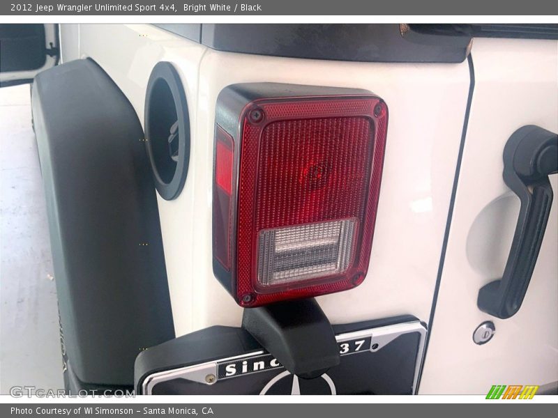 Bright White / Black 2012 Jeep Wrangler Unlimited Sport 4x4