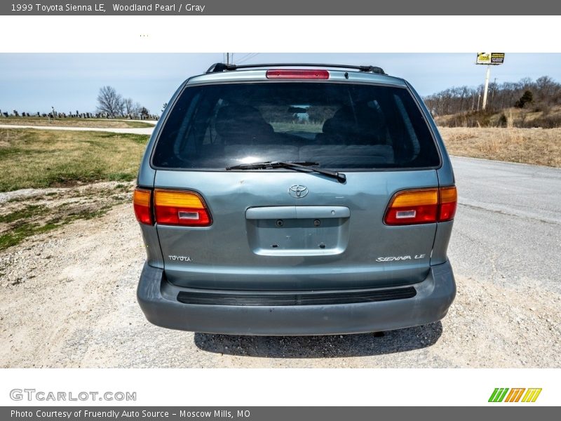 Woodland Pearl / Gray 1999 Toyota Sienna LE