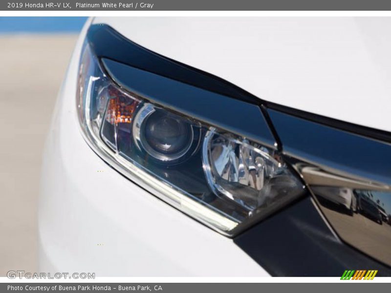 Platinum White Pearl / Gray 2019 Honda HR-V LX