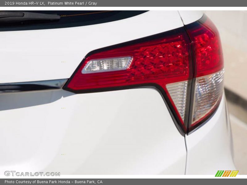 Platinum White Pearl / Gray 2019 Honda HR-V LX