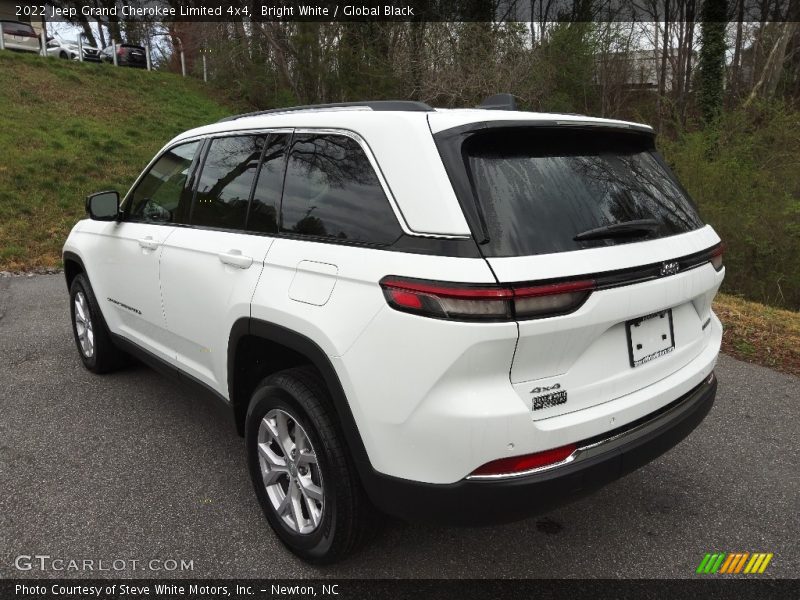 Bright White / Global Black 2022 Jeep Grand Cherokee Limited 4x4