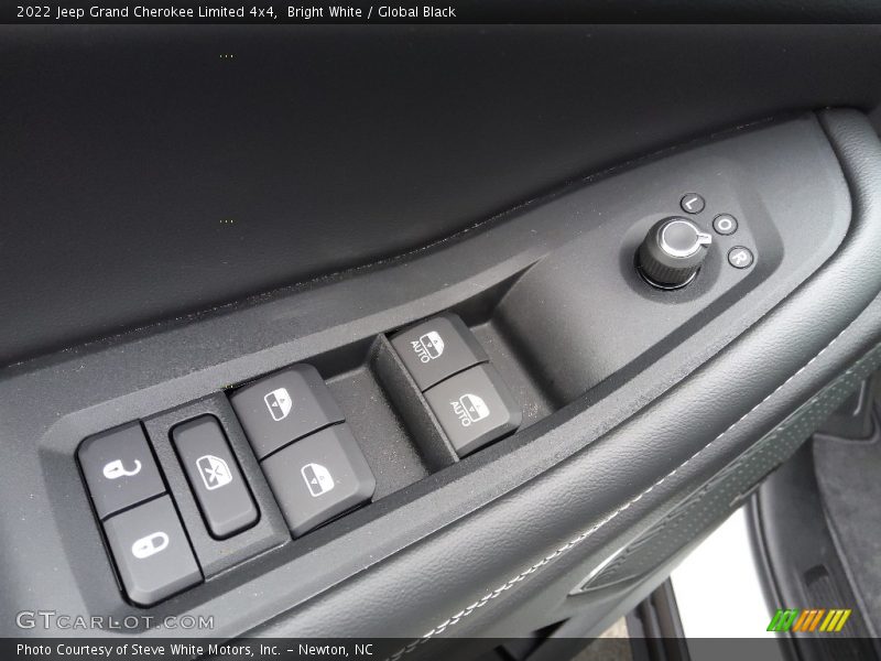 Bright White / Global Black 2022 Jeep Grand Cherokee Limited 4x4