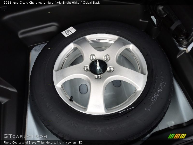  2022 Grand Cherokee Limited 4x4 Trunk