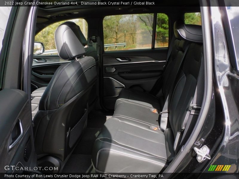 Diamond Black Crystal Pearl / Global Black 2022 Jeep Grand Cherokee Overland 4x4