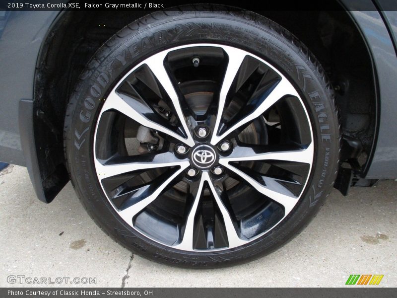 Falcon Gray metallic / Black 2019 Toyota Corolla XSE