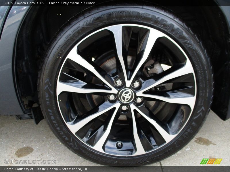 Falcon Gray metallic / Black 2019 Toyota Corolla XSE