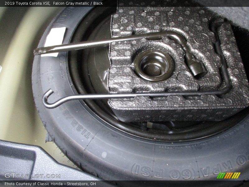 Falcon Gray metallic / Black 2019 Toyota Corolla XSE